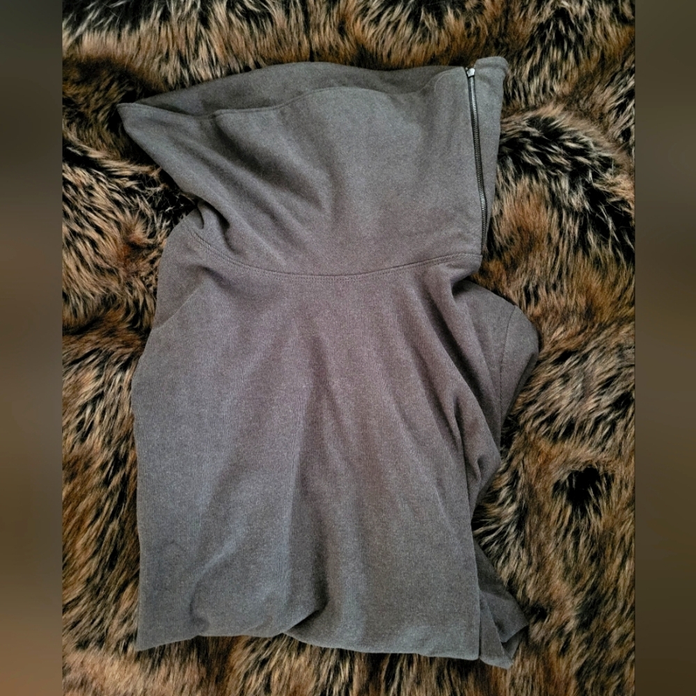 Elegant Gray Women's Sweater